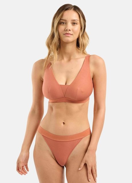 Nicola Cavanis leaked onlyfans sex tape