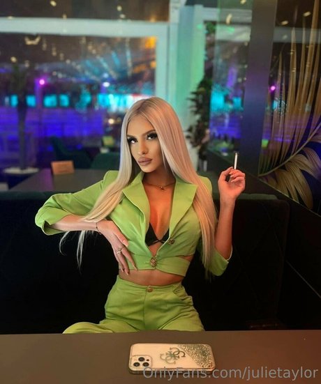 julietaylor onlyfans sexy