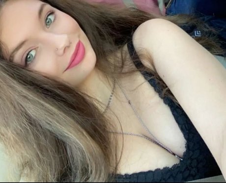 lydialoverenae onlyfans naked leak