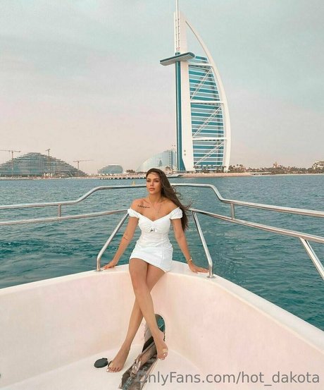 hot dakota onlyfans model