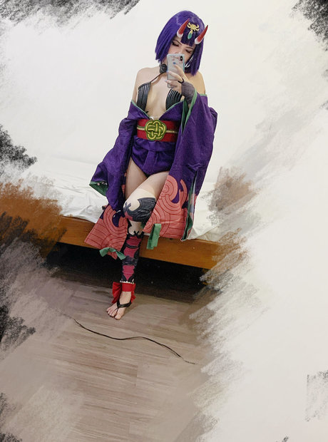 adri ch4n onlyfans model images