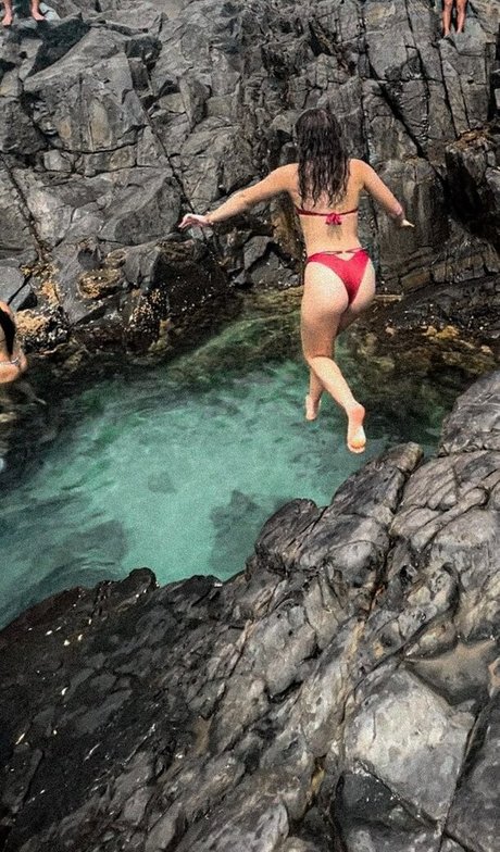 Strawbitty nude only fans