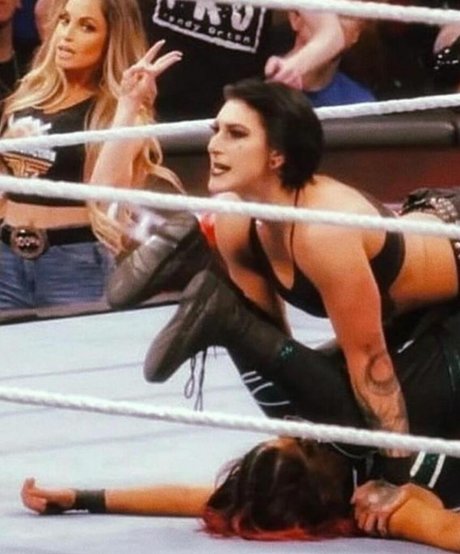 muscular onlyfans sexy xxx self-portrait