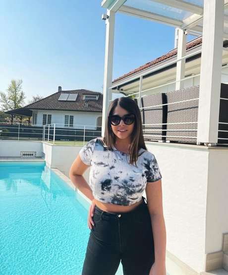 asian maid onlyfans free sexy plate