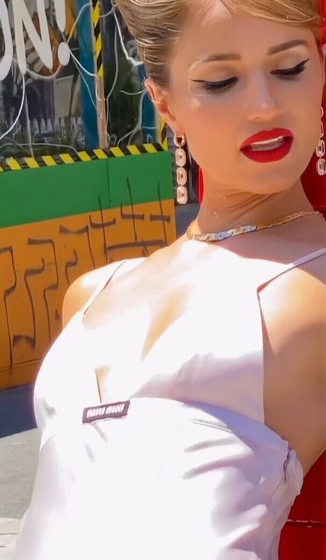 Dianna Agron only fans pics