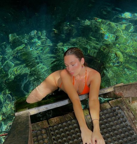 hairy legs onlyfans pretty portrayal