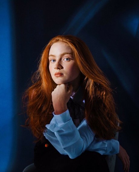 fitness influencer onlyfans sexy self-portrait