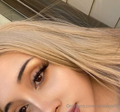 vixyn97 onlyfans sex tape