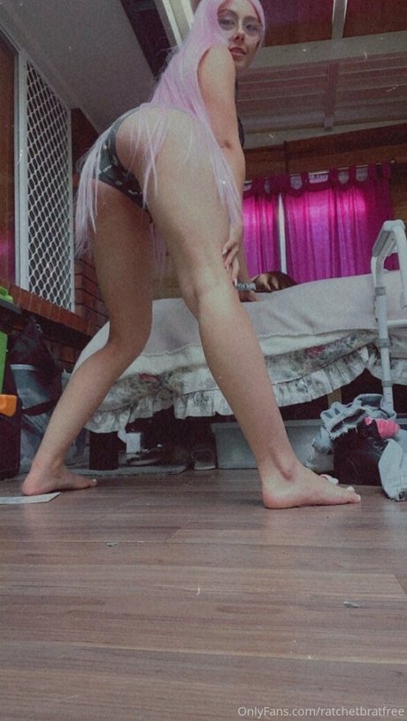 ratchetbratfree onlyfans leaked pictures