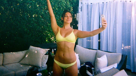 Kira Kosarin onlyfans leams