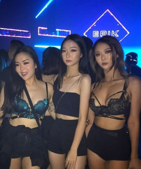 kkarenzeng onlyfans nude