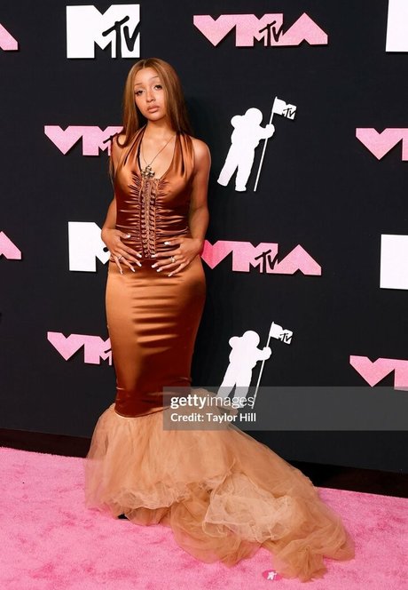 PinkPantheress onlyfans nudes porn