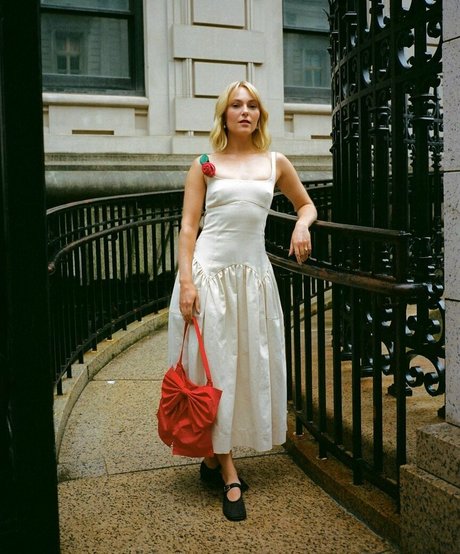 AnnaSophia Robb only fans pictures