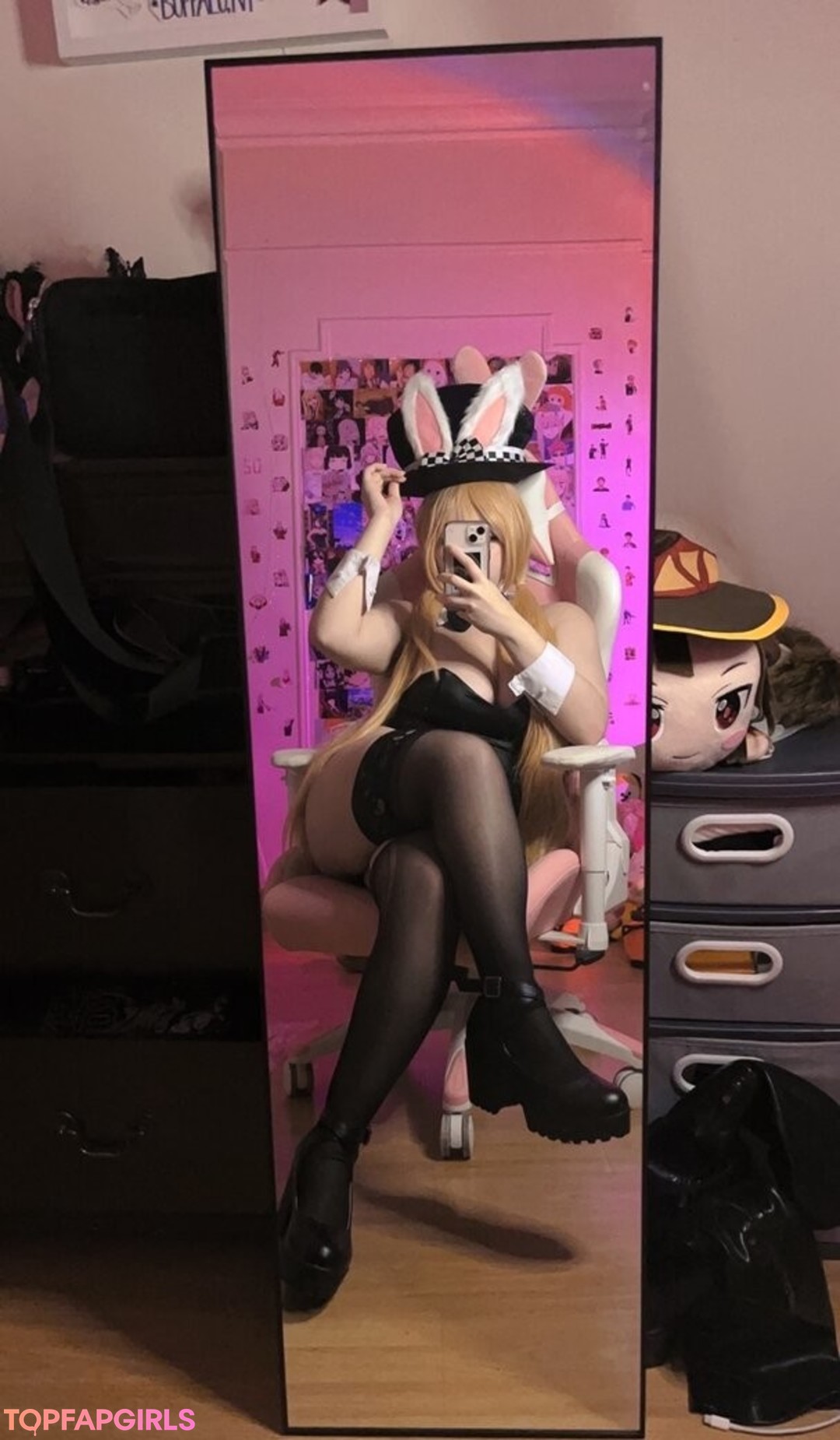 pawg selfie onlyfans sexy illustration