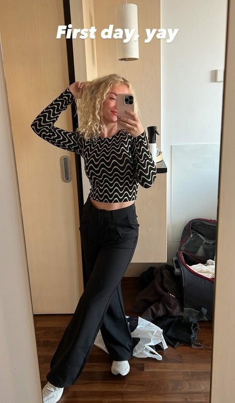 Mimi Lintrup onlyfans posts