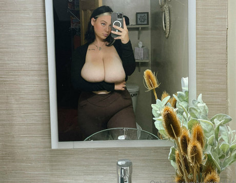 Myah Ramsey only fans pic