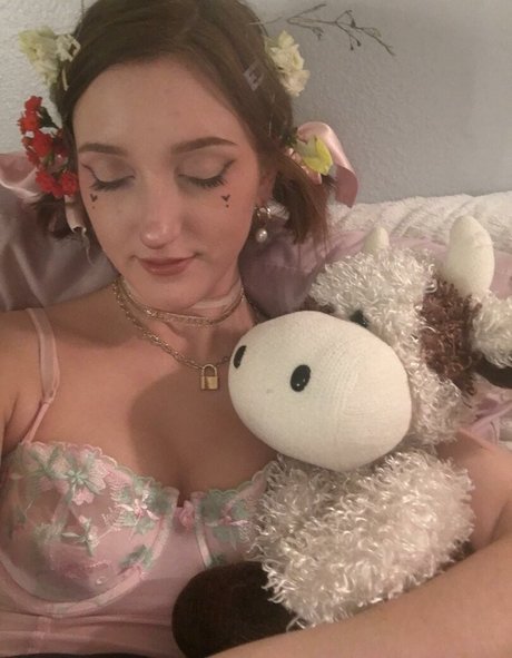 docilemoth onlyfans pictures