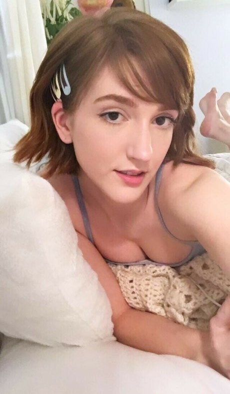 docilemoth nude leak onlyfans