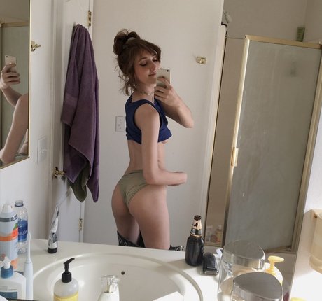 docilemoth naked leaked onlyfans