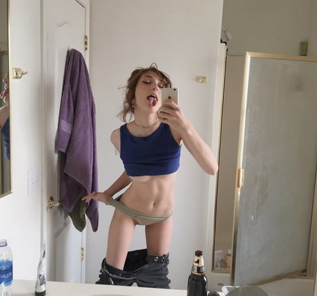 docilemoth naked onlyfans