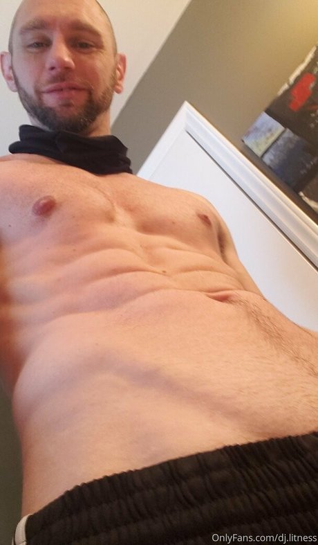 eating onlyfans erotic shots