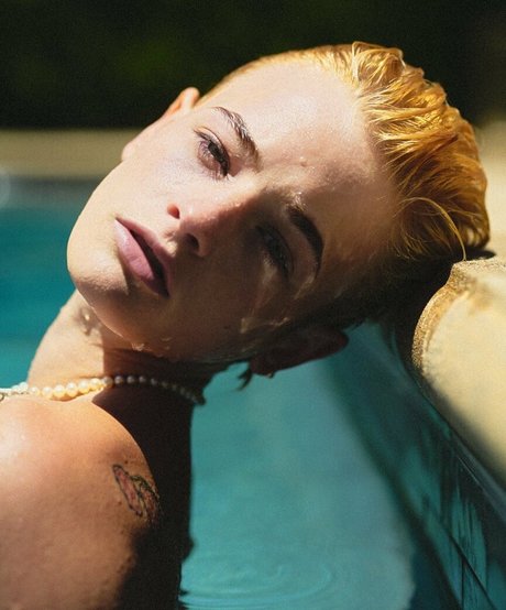 Esther Rose McGregor leaks only fans