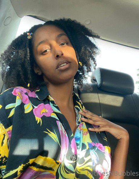 hickiesnbubbles only fans pictures