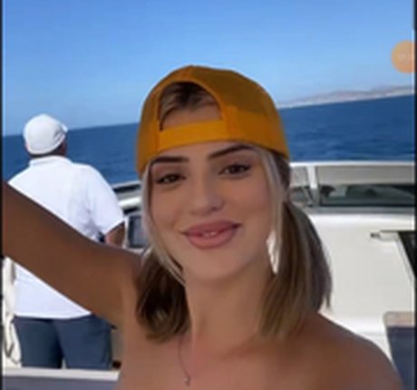 Alissa Violet onlyfans leakd