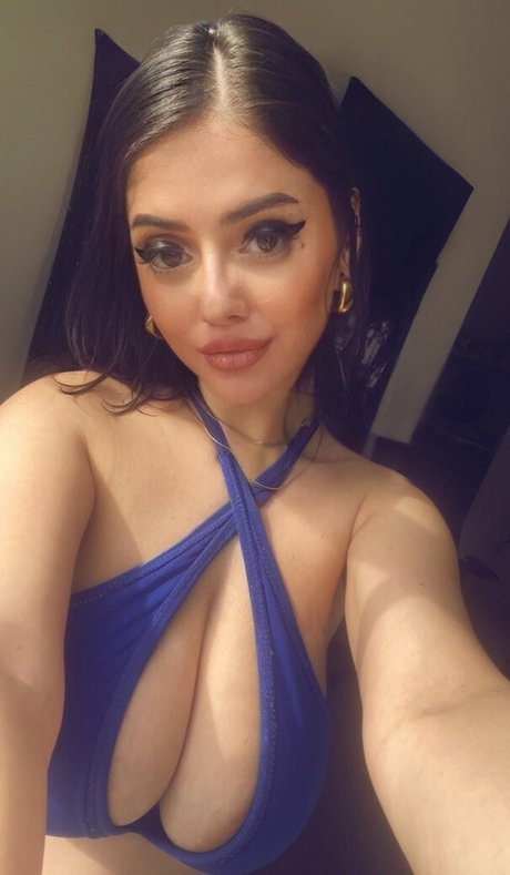 EvelynLuxe onlyfans naked