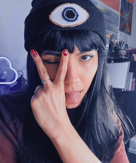 Luna Bloom onlyfans nudes