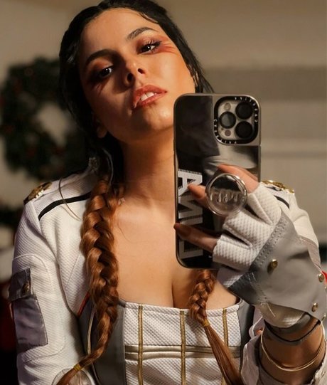 Luna Bloom onlyfans leaked naked