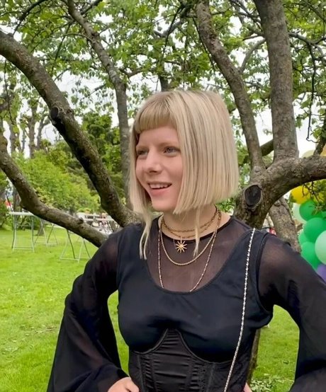 Aurora Aksnes hot onlyfans