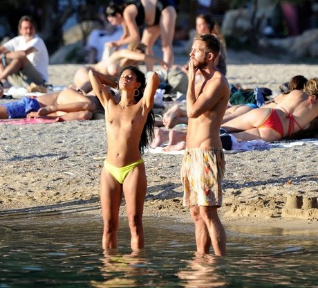 Vick Hope nude onlyfans leak