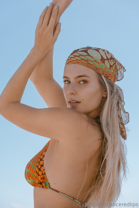 Aliceredlips only fans content