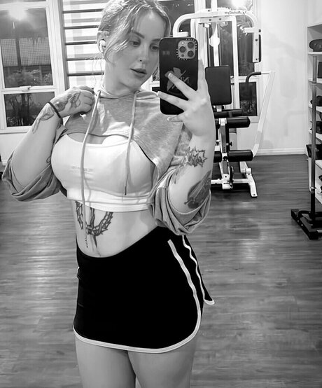 Leticia Motta onlyfans pics