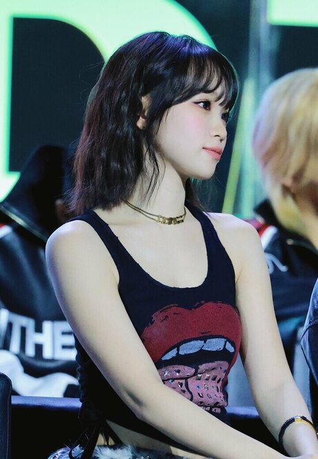 Kim Chaewon leak only fans