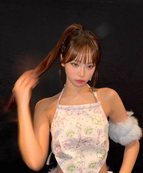 Kim Chaewon desnuda onlyfans