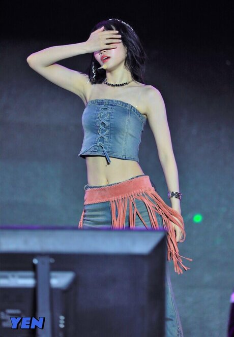 Kim Chaewon onlyfans lesk