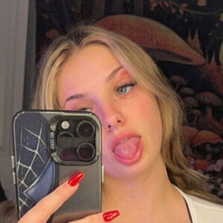 chloeessecret naked onlyfans