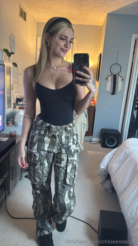 chloeessecret onlyfans sexy