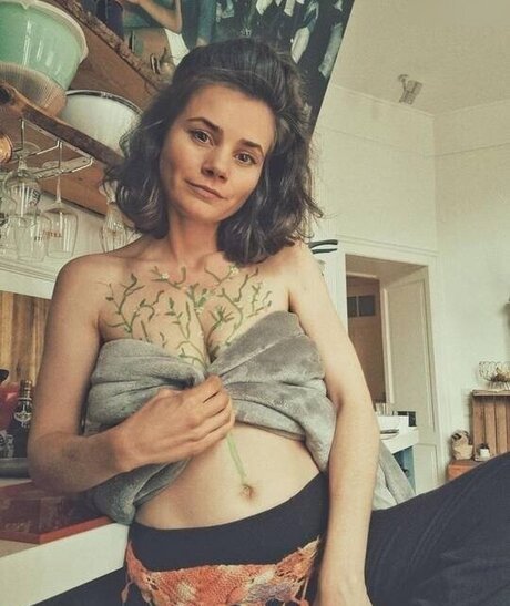 Joyce Ilg onlyfans creator