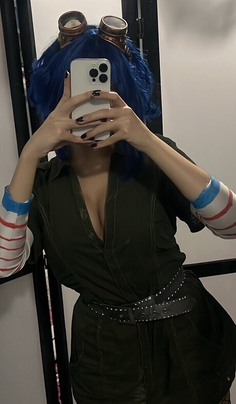 likeviolence_ topless onlyfans