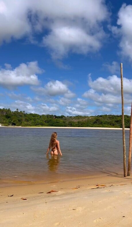 Camila Mayrink ass onlyfans