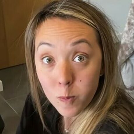 Lydia Hewitt Lee onlyfans post