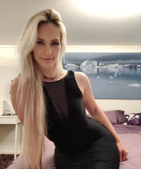 Amyzzin topless onlyfans