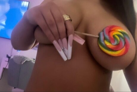 Naughtyoliwia only fans xxx