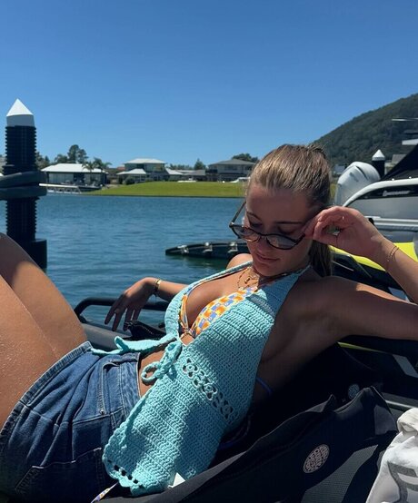 Lauramjj_ onlyfans leaka