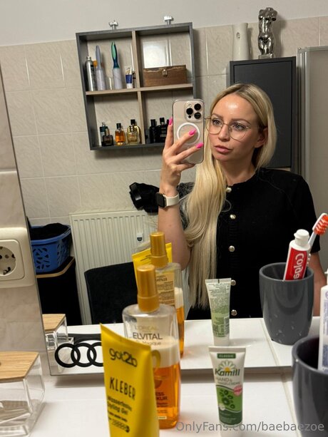 baebaezoe onlyfans explicit content