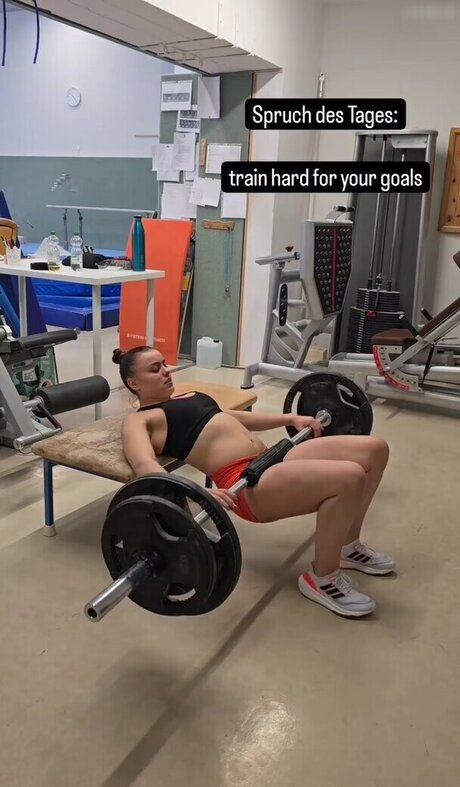 Emma Malewski onlyfans images