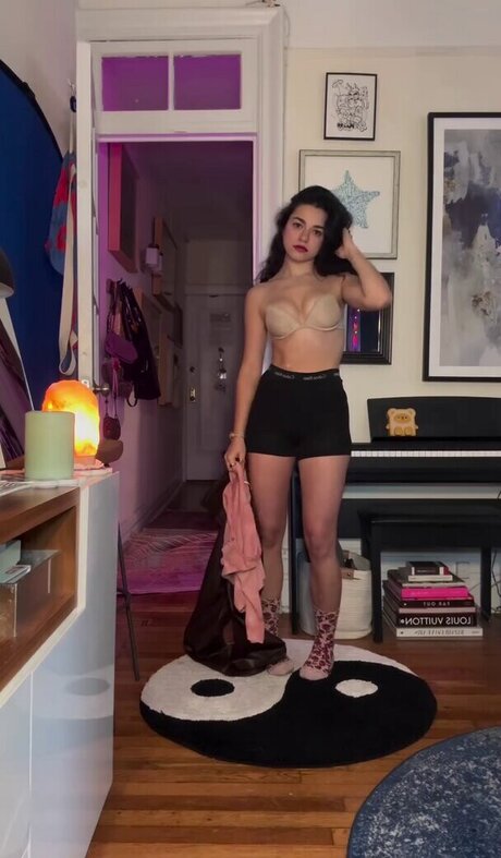 AllyAnnaMaria onlyfans explicit content